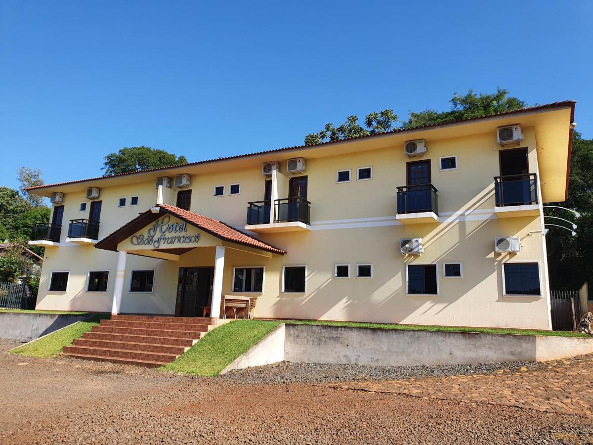 Hotel Sao Francisco Tres Barras Do Parana Pr Exterior foto